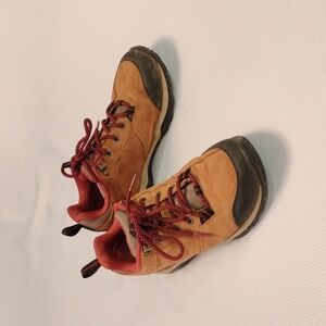 Columbia Mount Carmel Low Waterproof Women's Hiking Shoes in tan/brown - Size 6